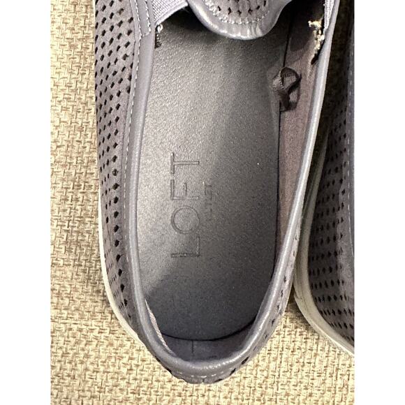 LOFT Women s Size 7 Loafers Laser Cut Leather Gray Comfort Shoe - Picture 5 of 9